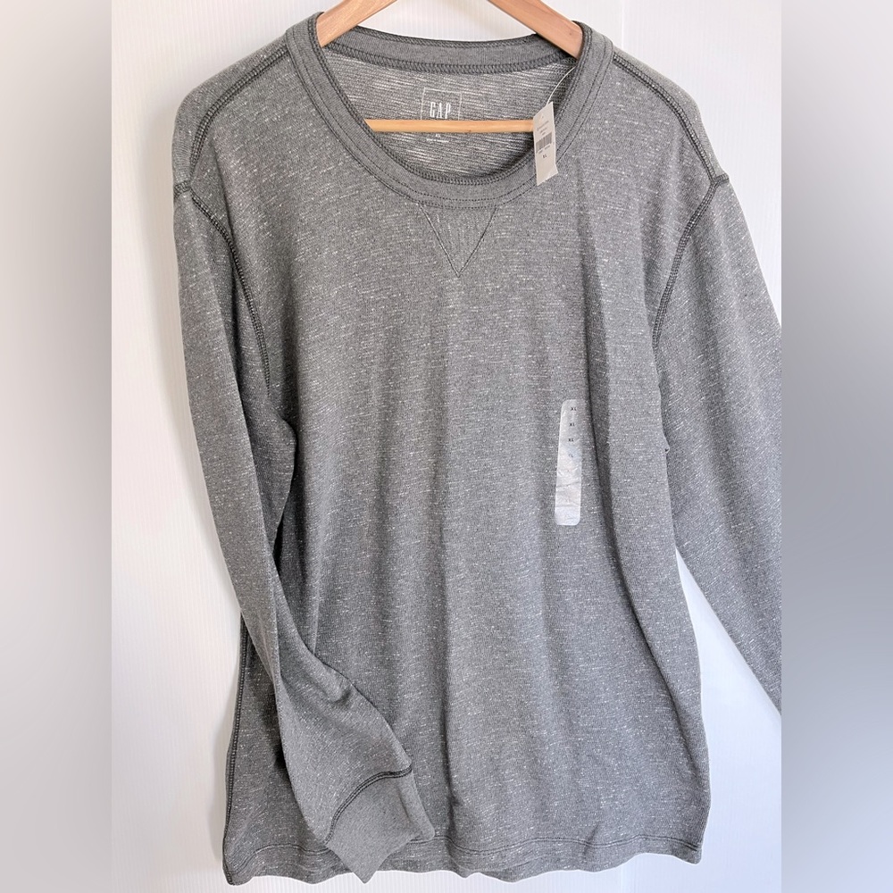 GAP gray thermal tee
